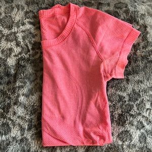 Size 2 Swiftly short sleeve shirt - coral